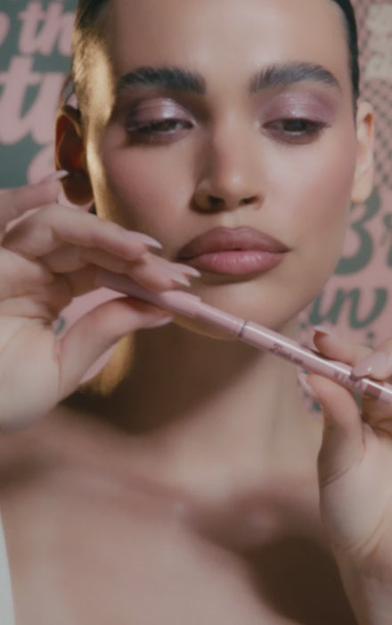 Carica il video: BRAT IN THE CITY
